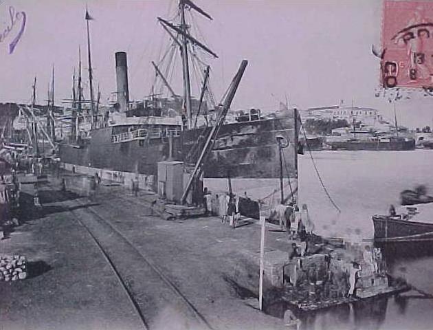 cpa  Algérie  ANNABA  BONE   animée , LE PORT , bateaux  1905 voir détails   ** Achat Direct **