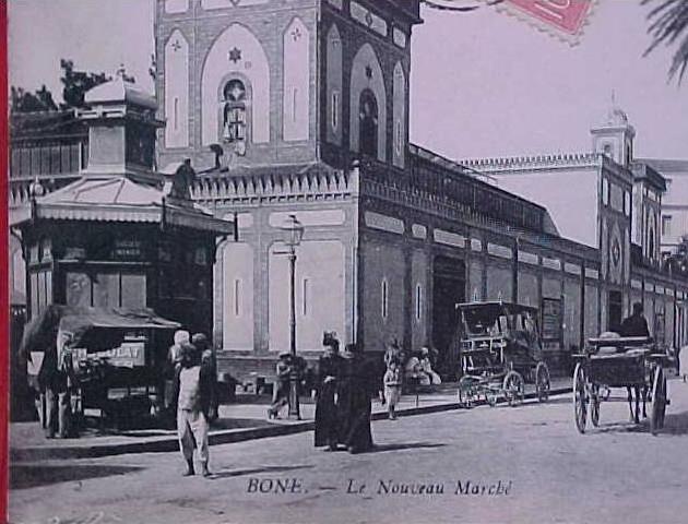 cpa  Algérie ANNABA  BONE   animée , LE NOUVEAU MARCHE , attelages Kiosque journaux , affiches, 1906  ** Achat Direct **