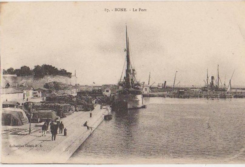 CPA ALGERIE BONE Le Port Bateau Vapeur à Quai Cargaisons