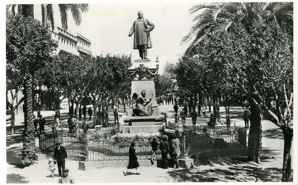 ALGERIE - BONE - STATUE DE THIERS