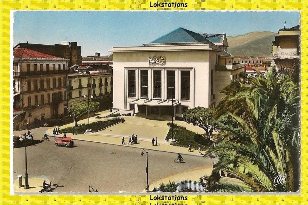 BONE - Le Nouveau Théatre