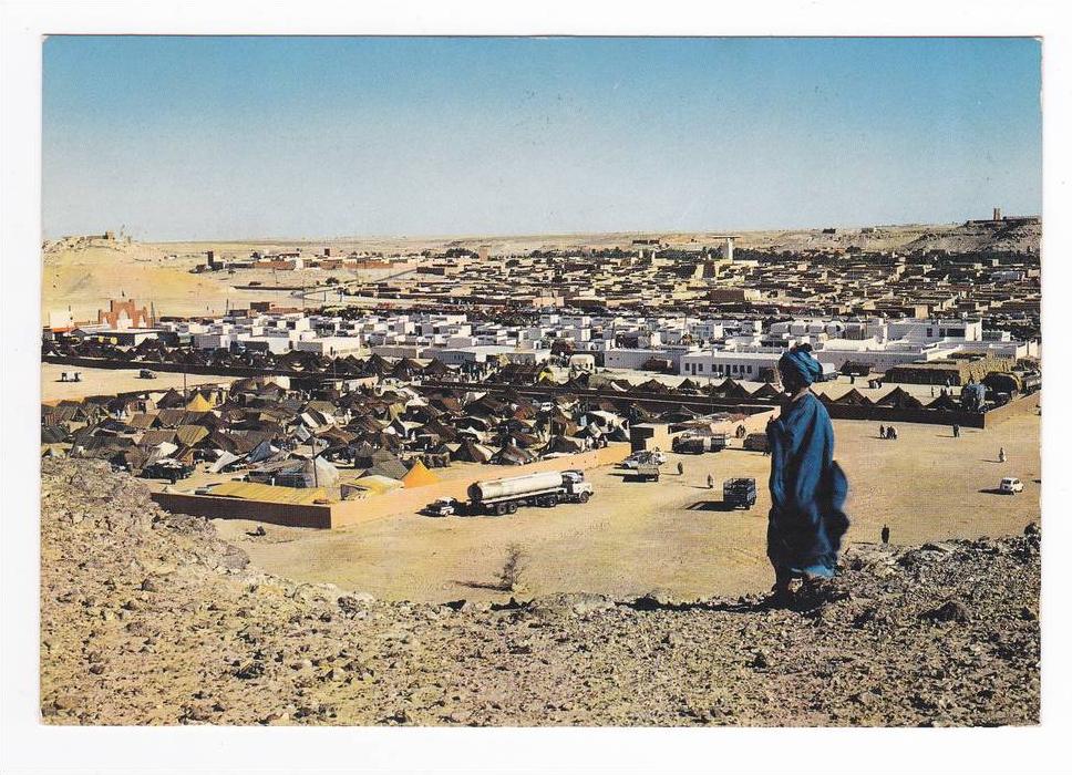 Algérie Tindouf Très belle vue générale écrite à Annaba en 1975 Camion Citerne Essence Berliet Renault R4L