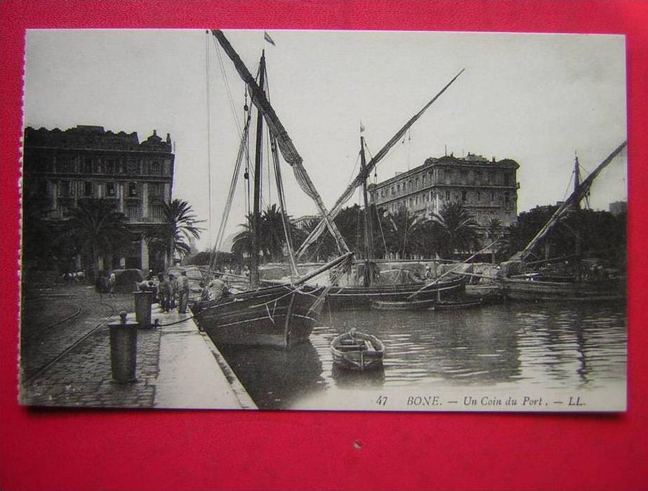 BELLE CPA-BONE ( ANNABA ) -UN COIN DU PORT ,ANIMEE -NON VOYAGEE-CARTE EN BON ETAT