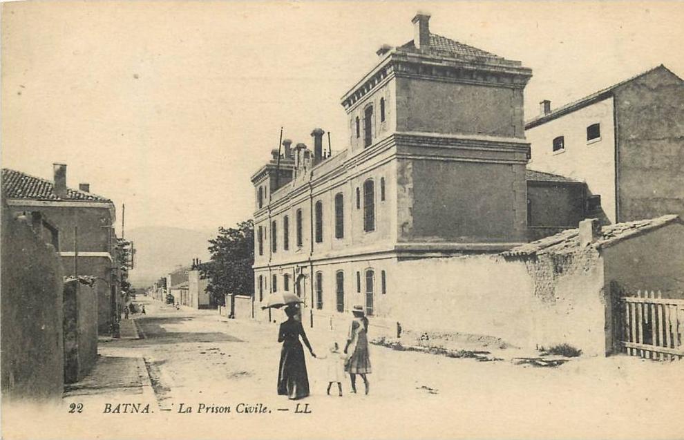 ETRAN 409 CPA  BATNA la prison civile    animation  belle carte