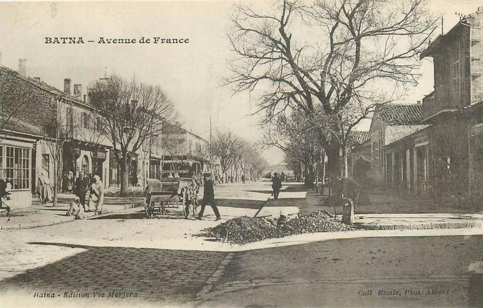 ETRAN 407 CPA  BATNA avenue de France  animation  belle carte
