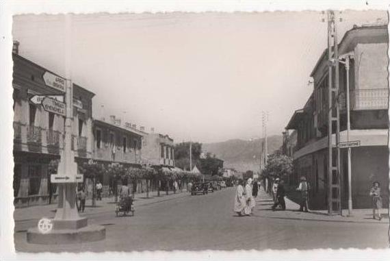 ALGERIE - BATNA - Avenue de la République - CPSM
