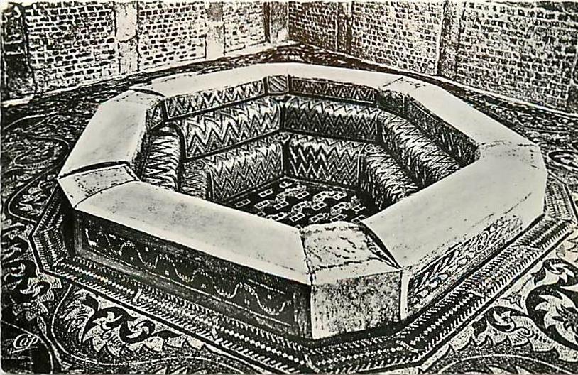 RUINES ROMAINES DE TIMGAD BAPTISTERE