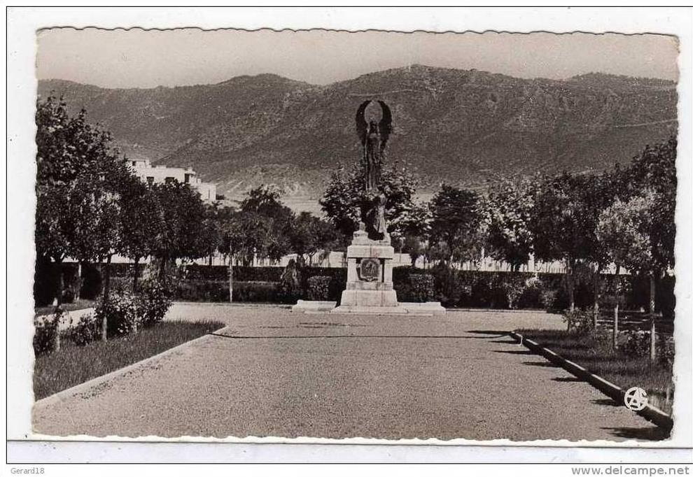 (algérie) BATNA - Le Monument aux Morts 1952.
