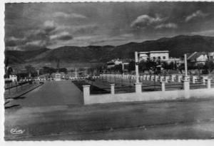 BATNA  MONUMENT AUX MORTS VUE GENERALE