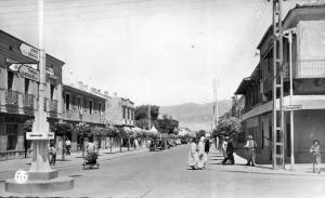 BATNA...AVENUE DE LA REPUBLIQUE...CPSM PETIT FORMAT ANIMEE