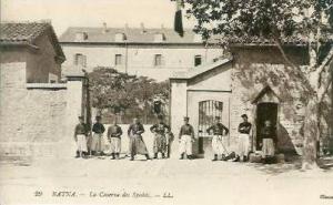 AlgerienBATNALa Caserne des Saphis.Nombreux soldats.non écrite.