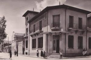 Souvenir de Batna.- (Algérie) La Poste et  l ' Ecole