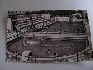 Carte postale ancienne BATNA La Piscine Municipale (animé)