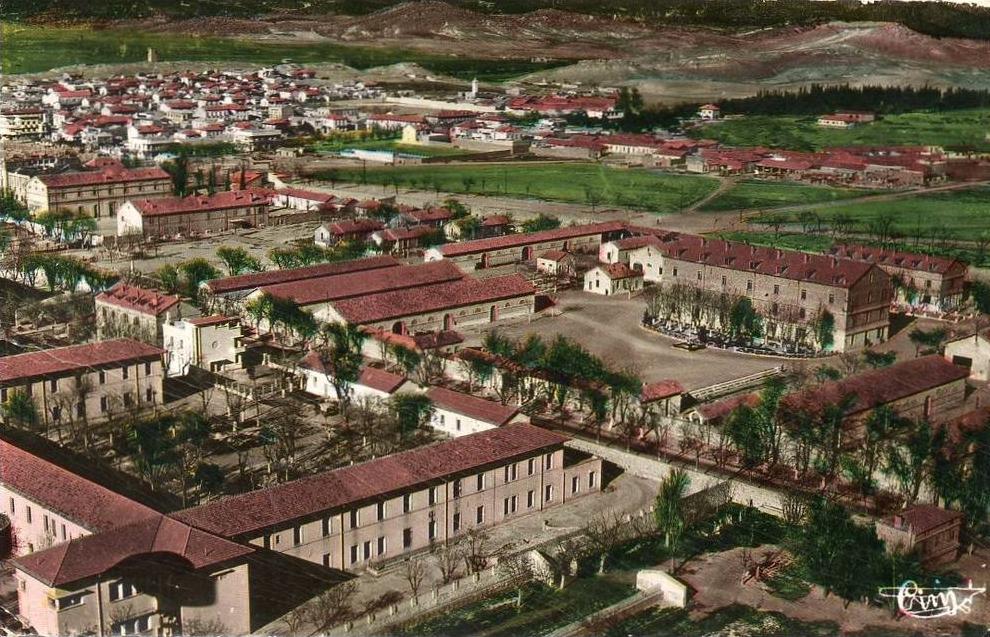 Algèrie - BATNA - vue sur l´Hôpital ( n°2 ) ETAT = voir description * PRIX FIXE