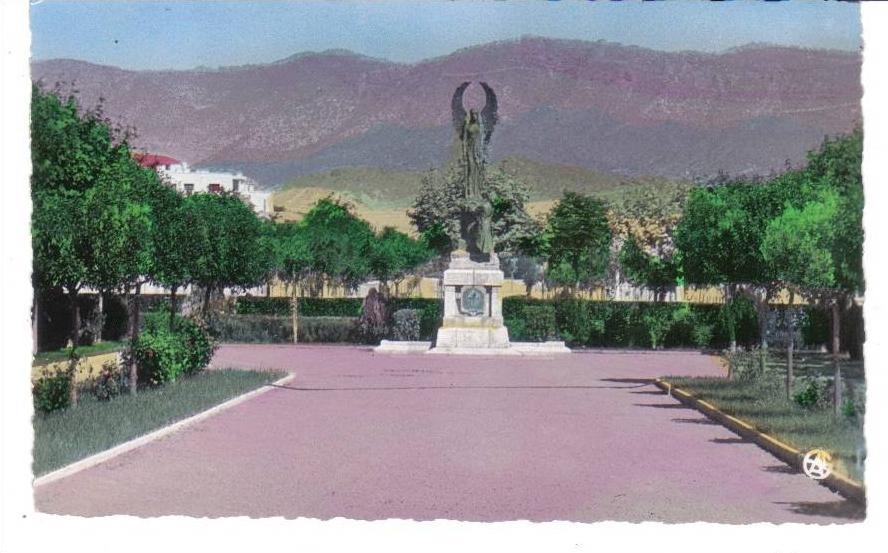 CPSM BATNA, Le Monument aux Morts, 1957