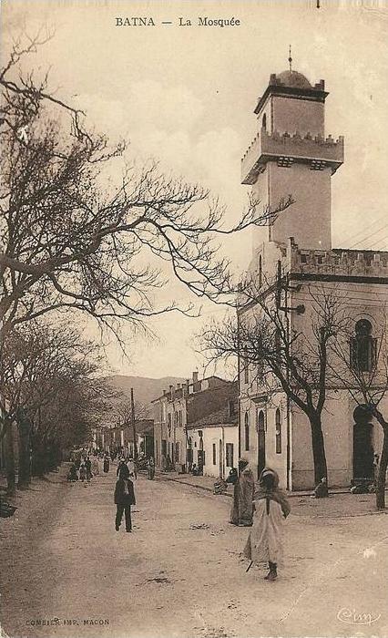 CPA ALGERIE BATNA La MOSQUEE rue animée