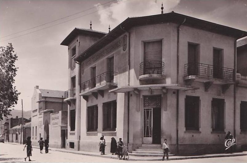 Souvenir de Batna.- (Algérie) La Poste et  l ' Ecole