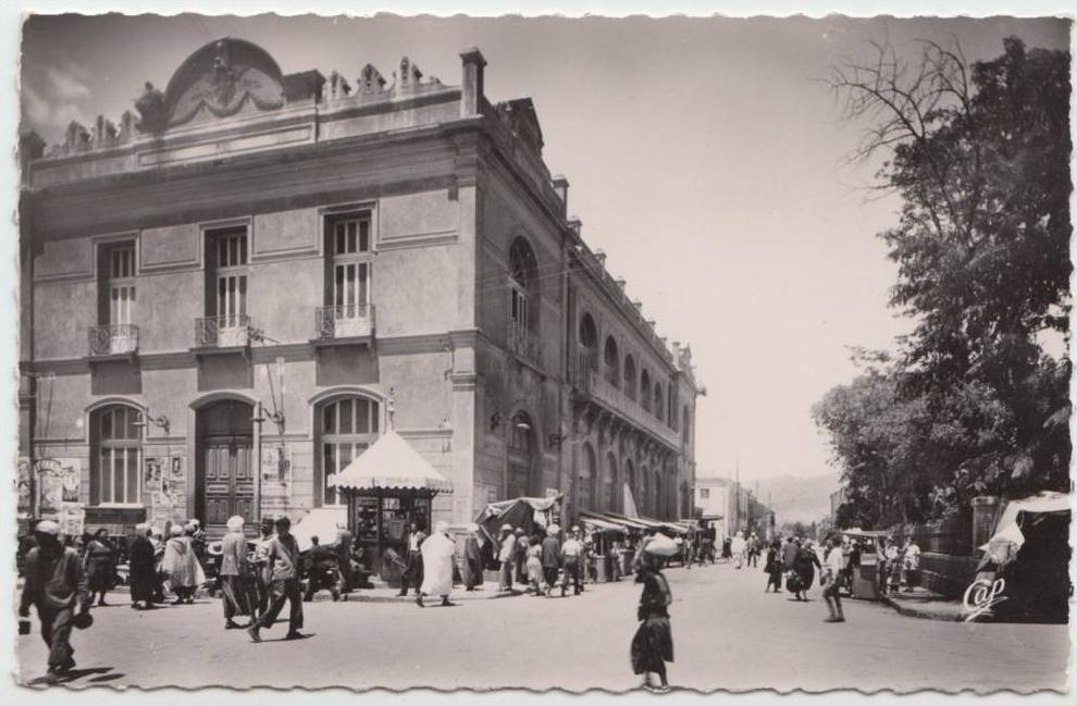 cpa Algerie Batna Le Marché et le Theatre animée