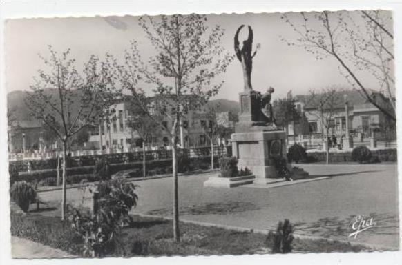 AFRIQUE  /  ALGERIE   /   BATNA    /  VUE GENERALE  CPSM   9X14  TBE