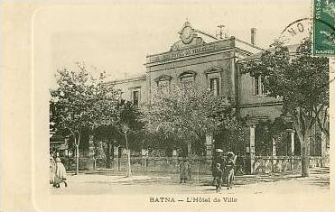 cpa-Algerie-Batna-l'hôte l  de ville(animée)