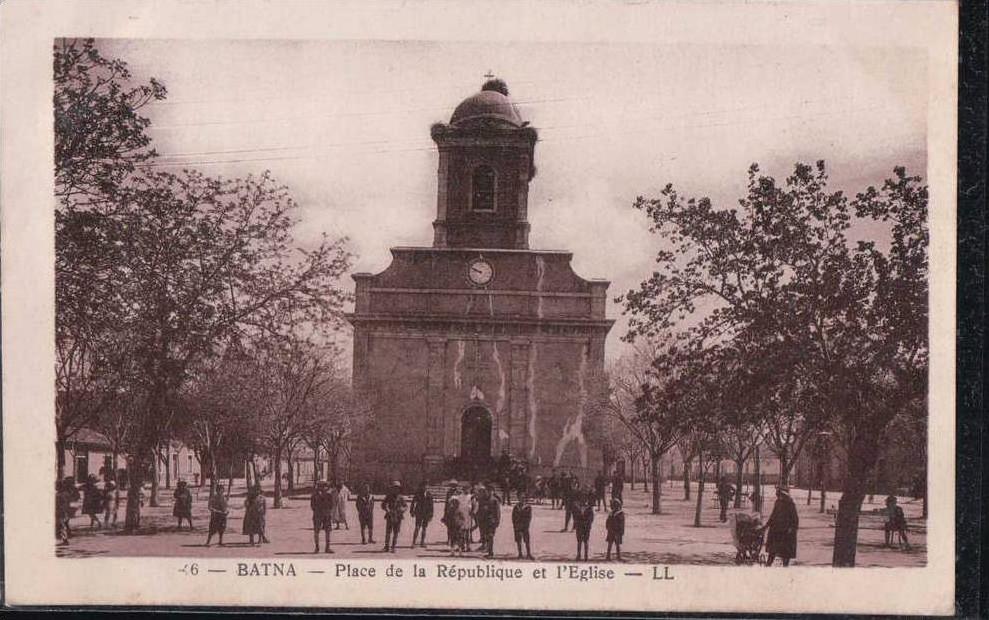 Batna Place de la République et l'Eglise L.L. LIRE DESCRIPTION ETAT