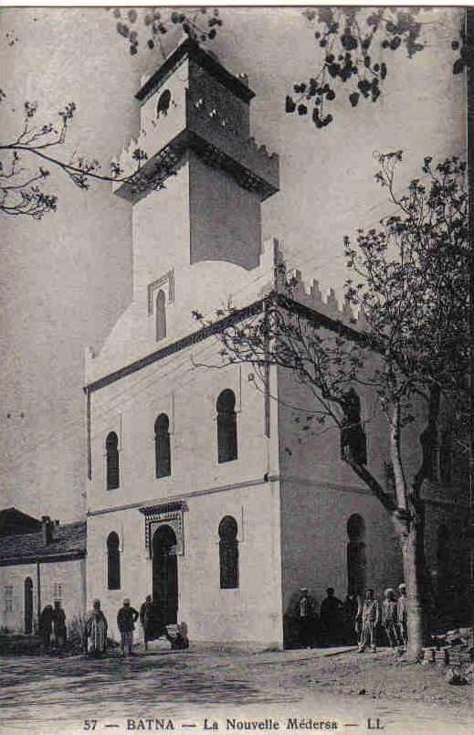 Carte Postale Algérie  Batna  la nouvelle Médersa trés beau plan