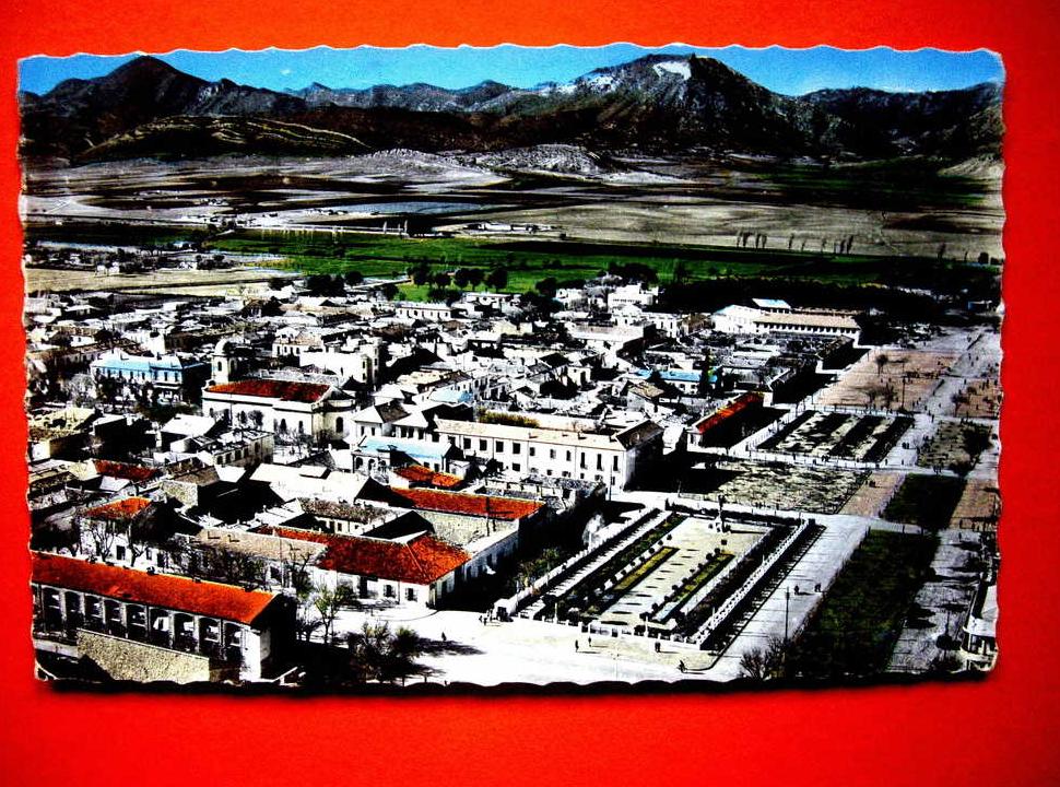 Carte postale  BATNA  Vue générale de la Ville, au centre, l'esplanade Bocca