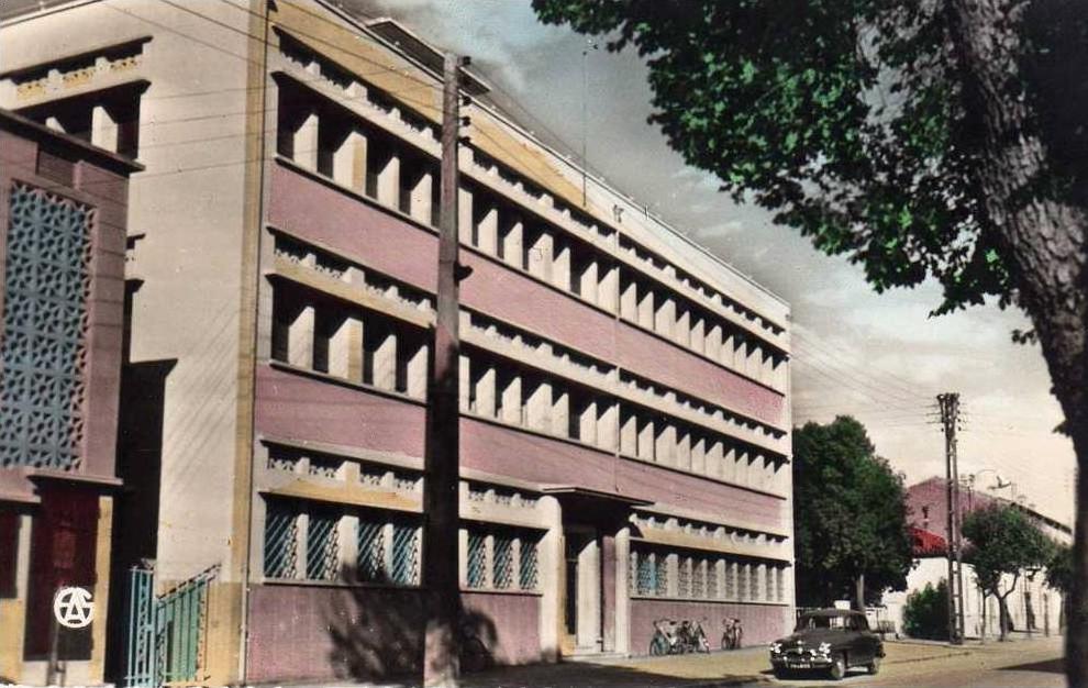 ALGERIE BATNA - L'Hôtel des Finances Véhicule