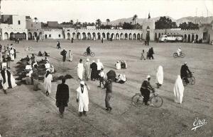 ALGERIE * COLOMB-BECHAR - Place Luteaud et la transaharienne - Semi moderne petit format