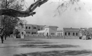 COLOMB-BECHAR....LE CENTRE D'ACCEUIL....CPSM PETIT FORMAT