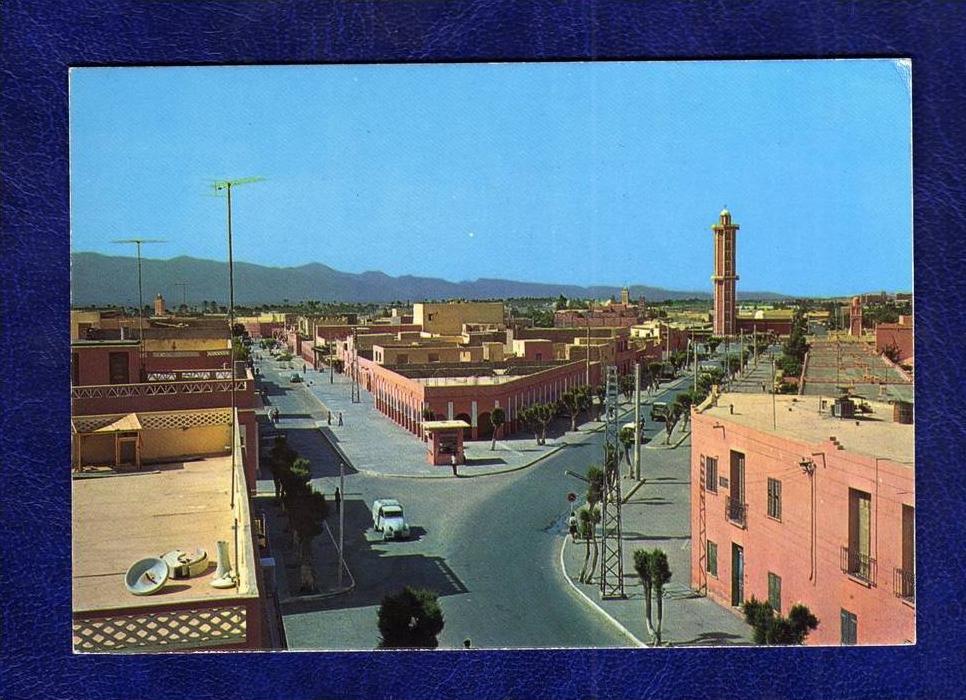 ALGERIE / ALGERIEN   Bechar  Rue Cheikh Bendjoudi et Av. Slimane Ben Lakhdmine