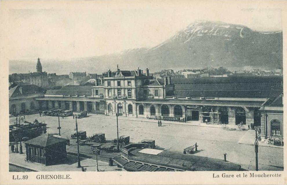 AFRIQUE DU NORD,ALGERIA,ALGERIE FRANCAISE,époque coloniale,COLOMB BECHAR,OUGDA,saoura,sahar a,puit dans le village