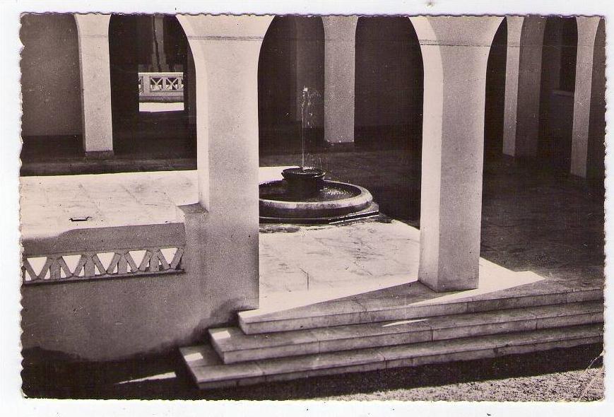 CPA COLOMB-BECHAR (algérie) Centre d´accueil - le jet d´eau en 1956. (4369)