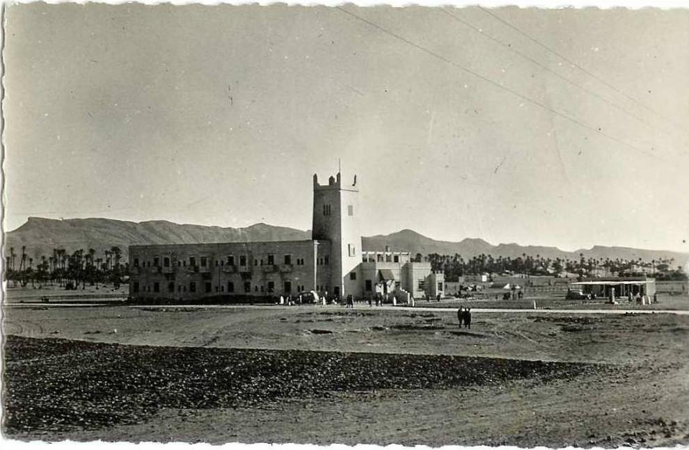 Colomb Bechar. Hotel Transatlantique. Verso abîmé, car carte collée sur album.