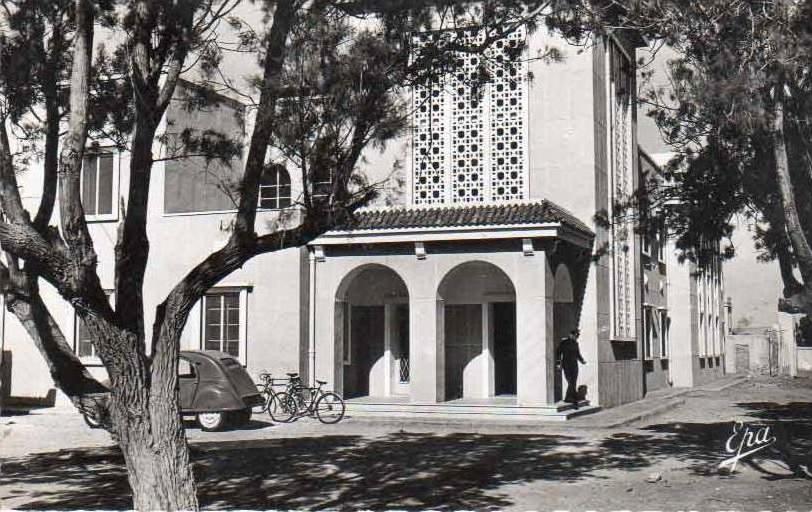 cpsm Colomb Bechar ( Algerie ) Nouveau centre d' accueil , voiture et velo