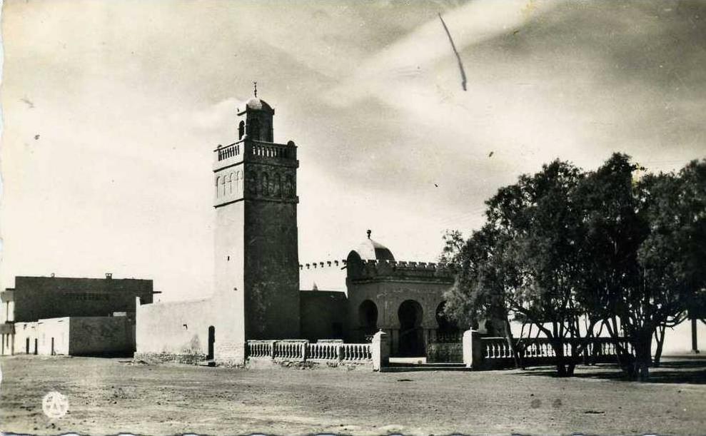 CPSM PETIT FORMAT DENTELE COLOMB BECHAR LA MOSQUEE  VOIR SCANER