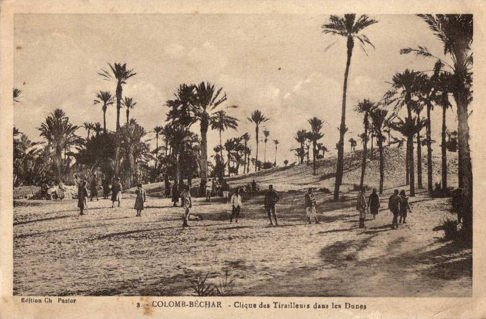 COLOMB-BECHAR CLIQUE DES TIRAILLEURS DANS LES DUNES