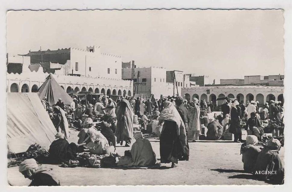 carte de colomb béchard la place des chameaux un jour de marché  ( format C.P.A )( recto verso )