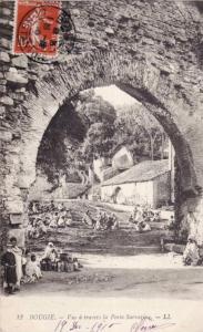 BOUGIE.    VUE A TRAVERS LA PORTE SARRAZINE.