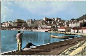 Afrique - Algérie - Bougie  - port - a quai  batiments de la marine nationale