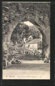 CPA Bougie, Vue a travers la Porte Sarrazine