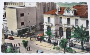 BOUGIE - BEJAIA ALGERIE - PLACE CLEMENT MARTEL ET LA POSTE . Belle CPSM petit format.