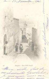 ALGERIE.  BOUGIE.  BEJAIA.  RUE SIDI-SOUFFI.  GROS PLAN.  ANIMATION.  ENFANTS. 1903.  DOS NON DIVISE