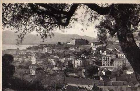 ALGERIE - BOUGIE Vue generale sous les oliviers.