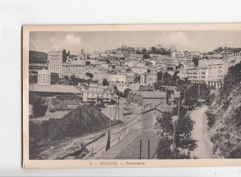 BR44380 Panorama  Bougie    2  scans