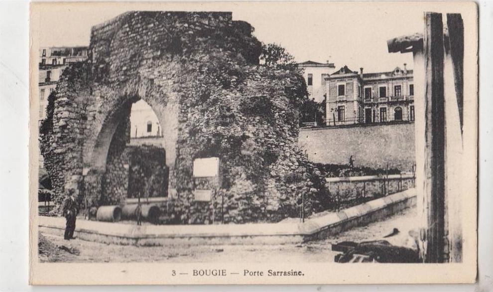 BR44366 porte sarrasine     Bougie   2  scans