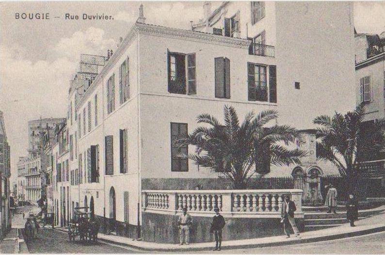 CPA ALGERIE BOUGIE Rue Duvivier Fontaine Animation