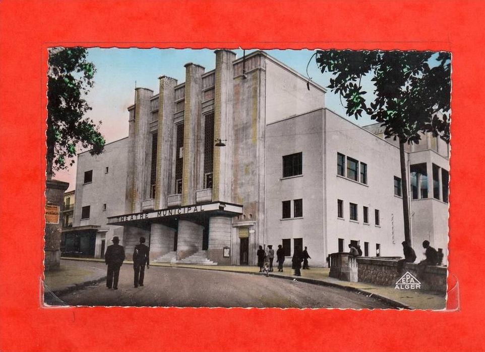 bougie N°3 théatre municipal     edition  photo africaine ( non écrite )