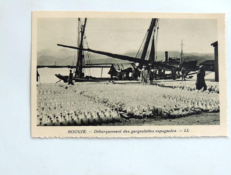 Carte postale Ancienne  BEJAIA  BOUGIE  Débarquement des gargoulettes espagnoles