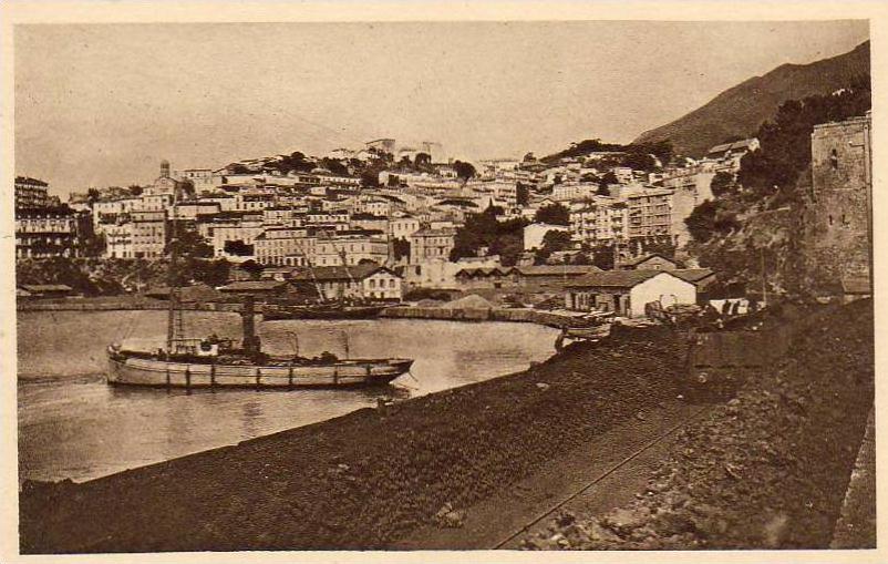 ALGERIE  BOUGIE  La Ville vue du Port  ..... ( Ref FA467 )